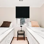 Dinbnb Gagaten شقة